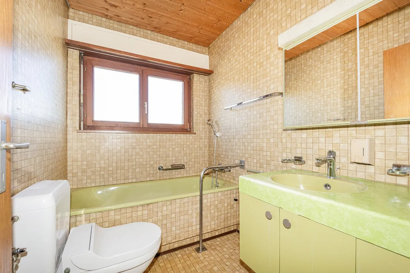 Freistehendes 5,5-Zimmer-Einfamilienhaus mit Wintergarten und attraktivem Grundstück - Photo 11 of 17