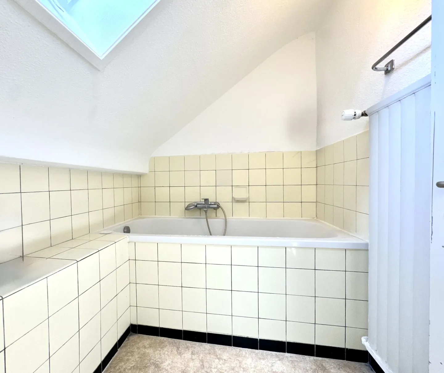 Family-friendly semi-detached house in a quiet residential area - Photo 20 of 25