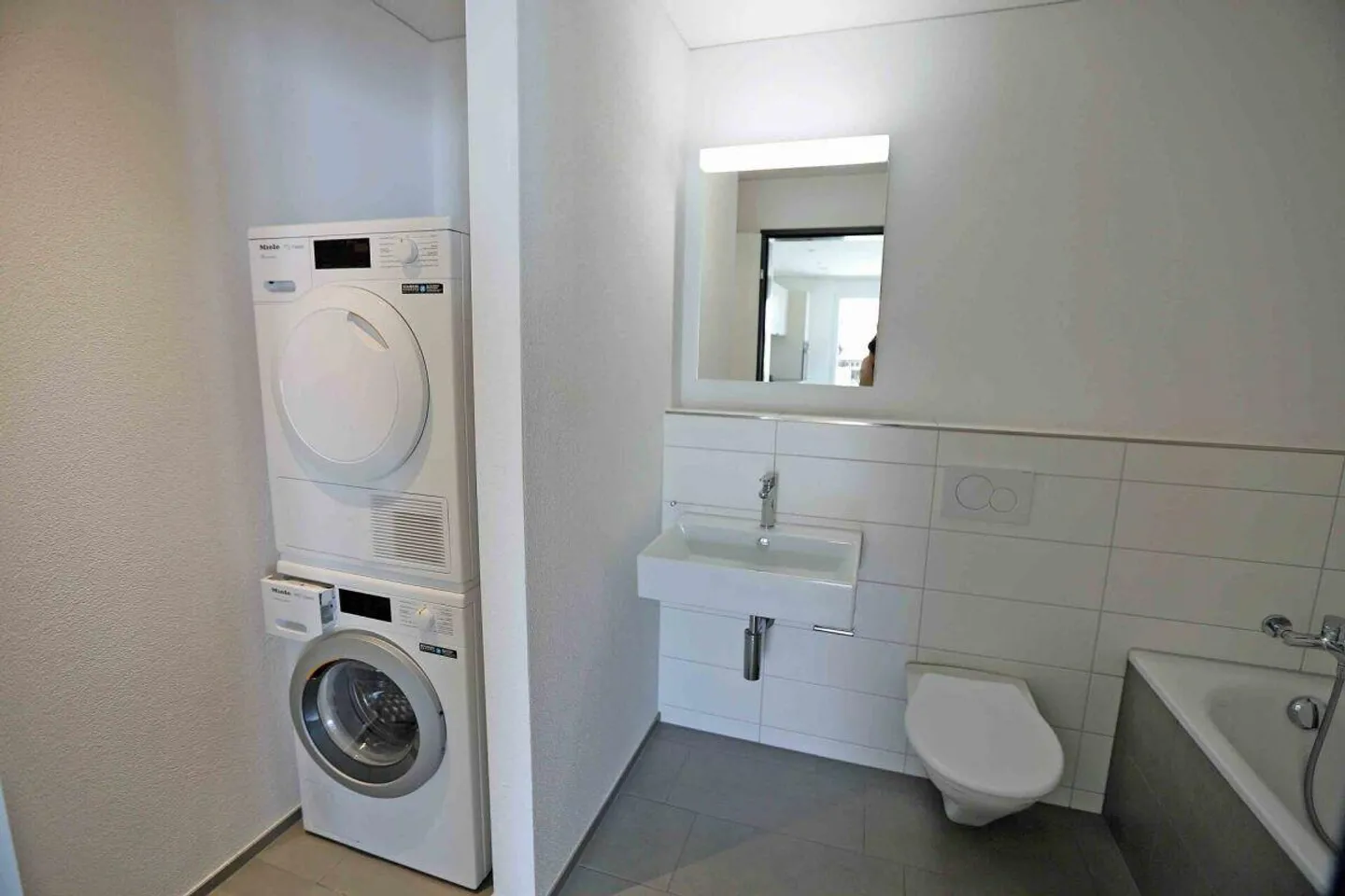 Moderno appartamento di 4,5 stanze con grande balcone! - Foto 9 di 13