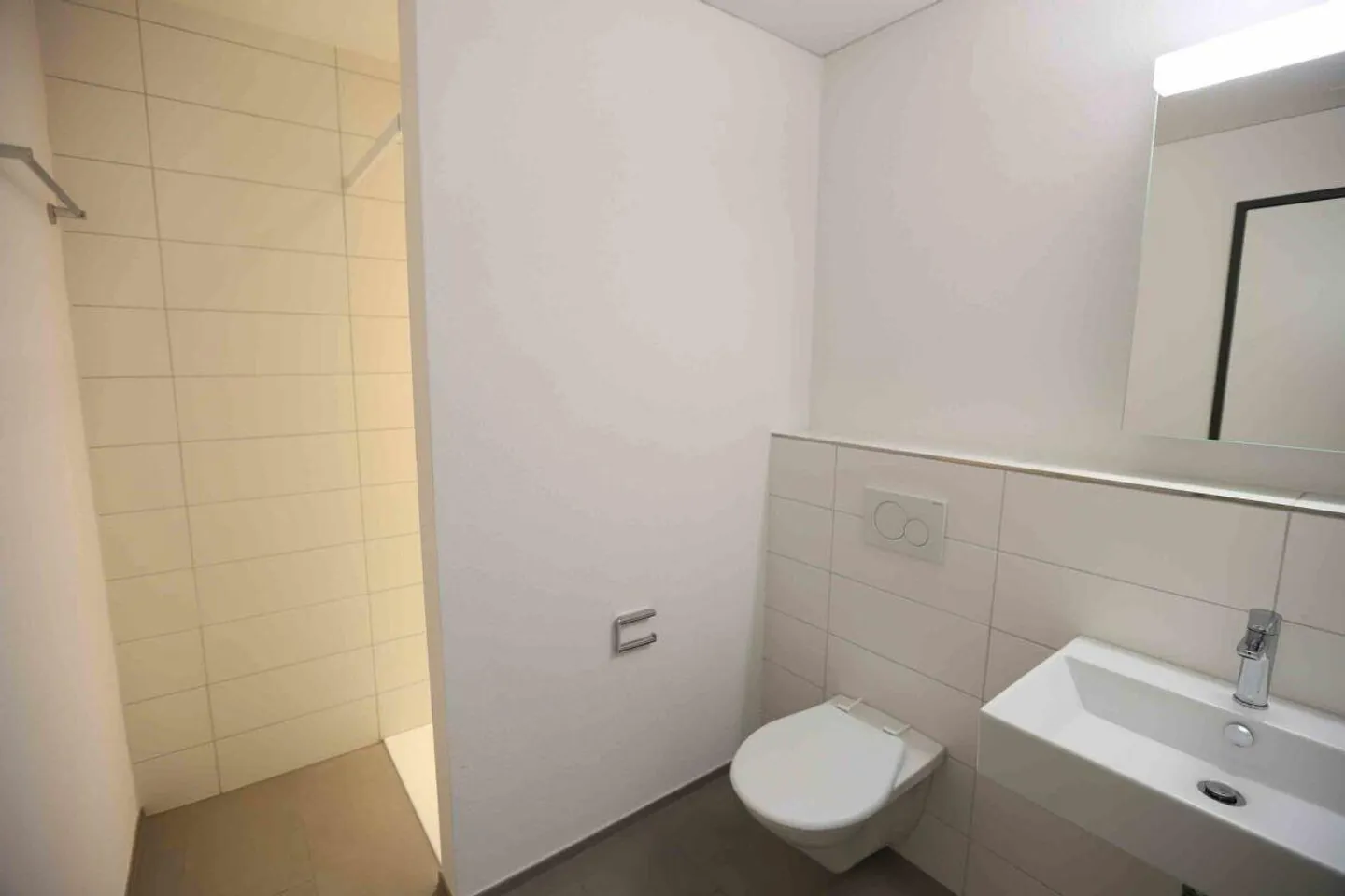 Moderno appartamento di 4,5 stanze con grande balcone! - Foto 10 di 13