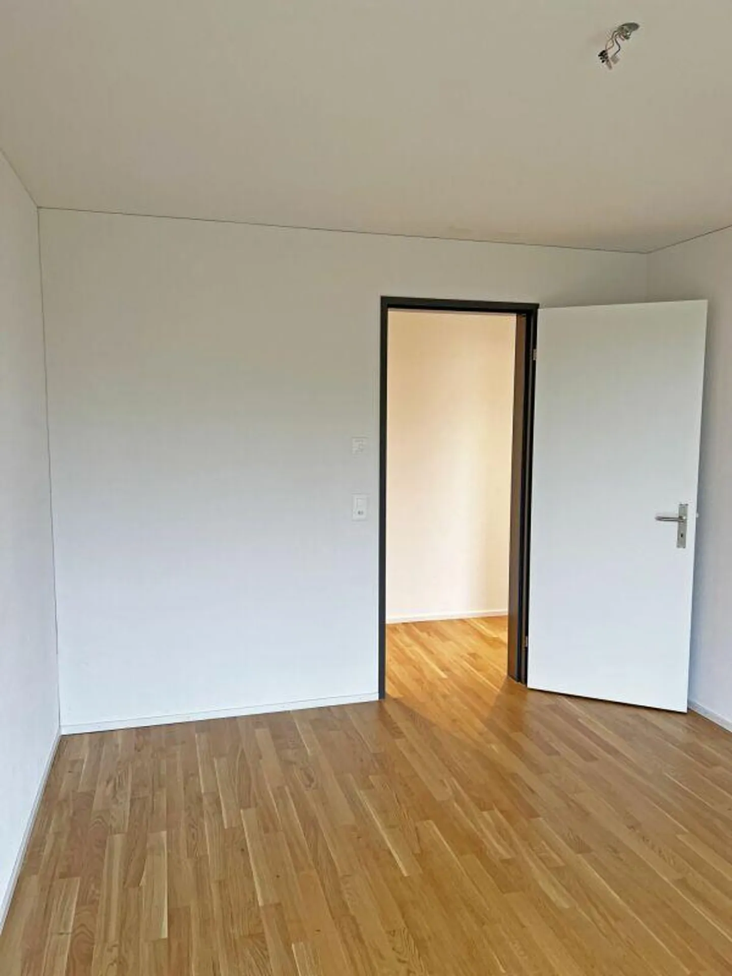 Moderno appartamento di 4,5 stanze con grande balcone! - Foto 8 di 13