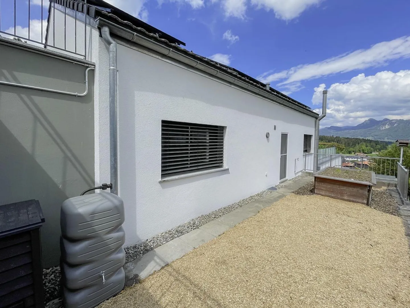 Rare property with two living areas - Villa with 3.5 rooms and apartment with 2.5 rooms - for private or investment purposes - Photo 17 of 17