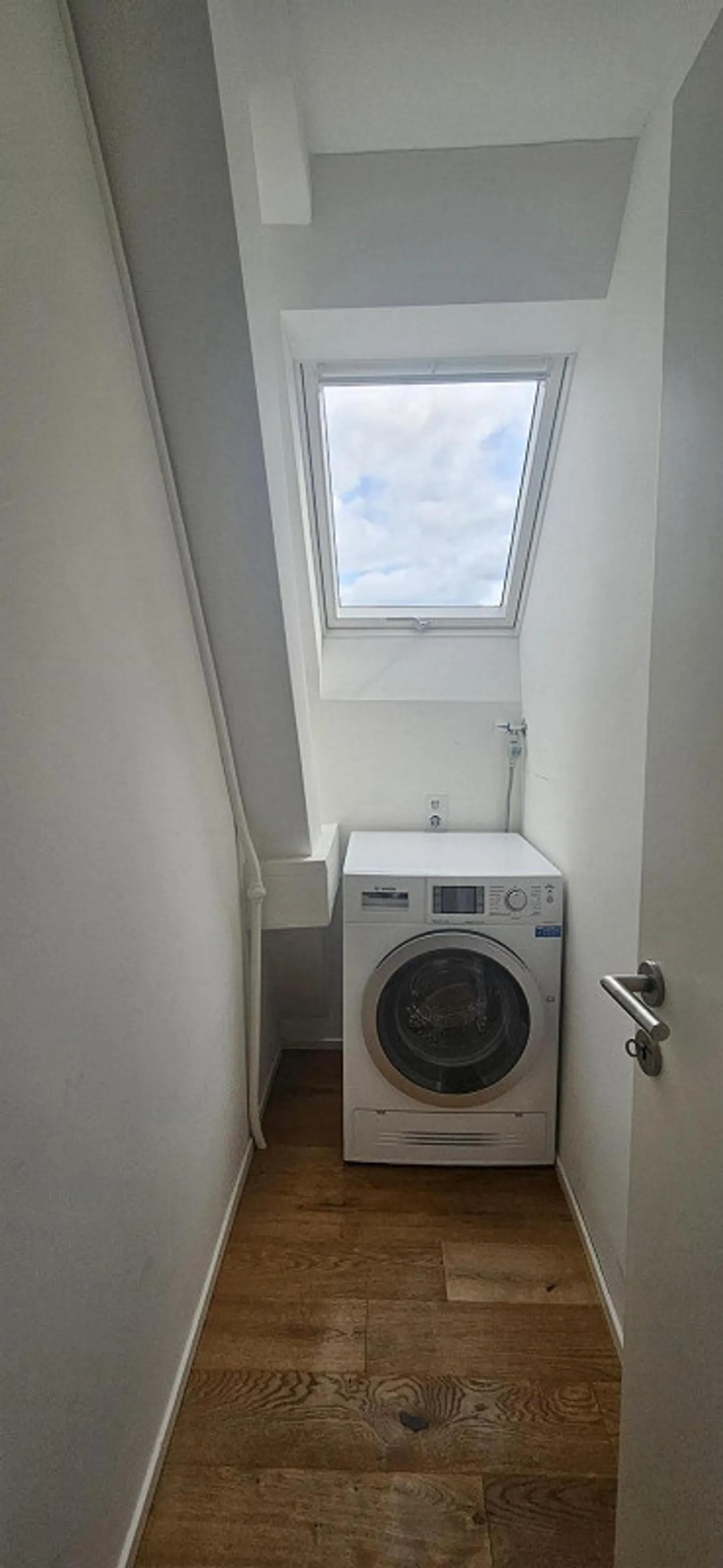 Charming 3.5-room maisonette apartment in Zurich - Photo 10 of 13