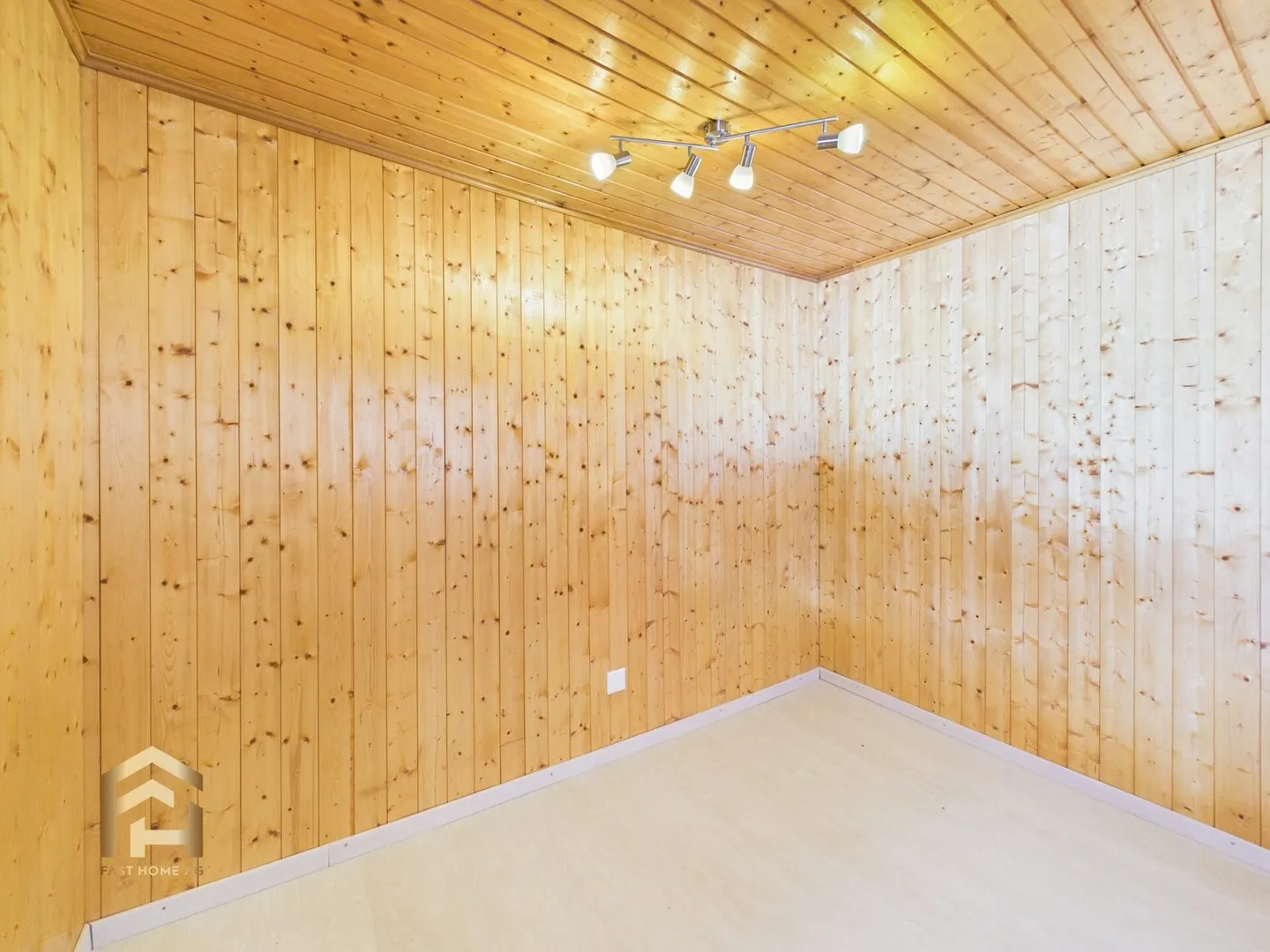 Comprehensively renovated Valais house with two separate living units - Photo 12 of 13