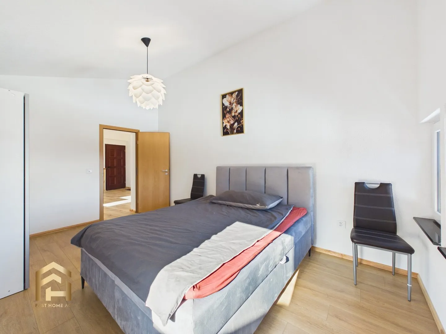 Comprehensively renovated Valais house with two separate living units - Photo 6 of 13