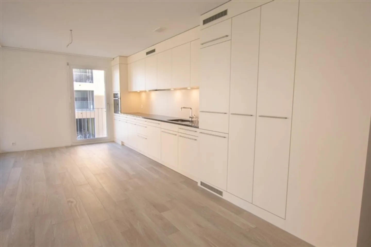 Bright 3.5-room apartment with a view of the Bieler Schüssinsel - Photo 2 of 11