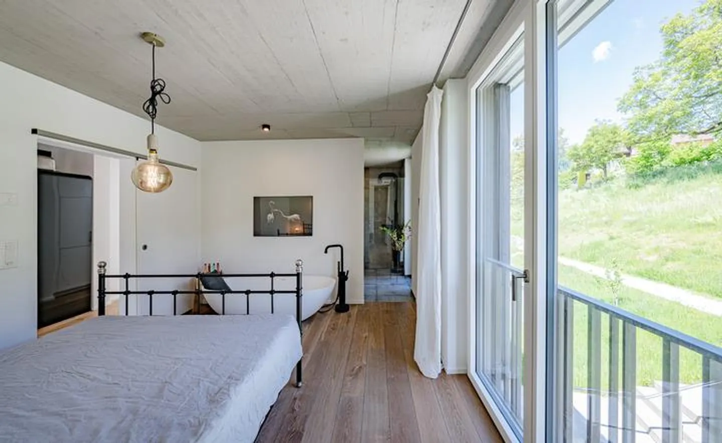 MODERN PENTHOUSE APARTMENT WITH A VIEW OF NATURE - Photo 4 of 6