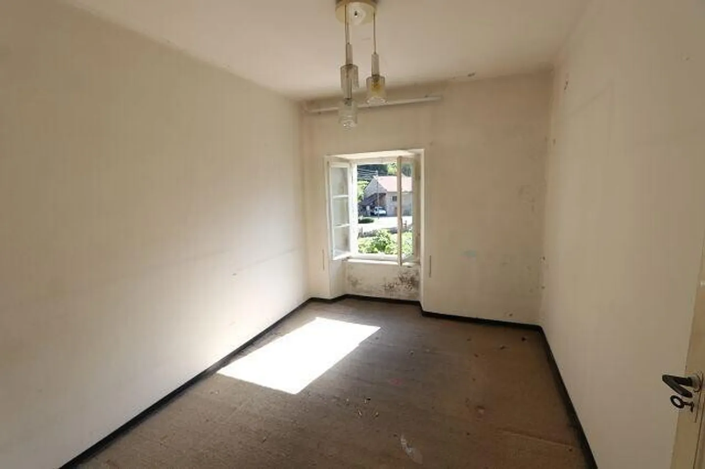 Charming Family Home in Bodio - Photo 9 of 13