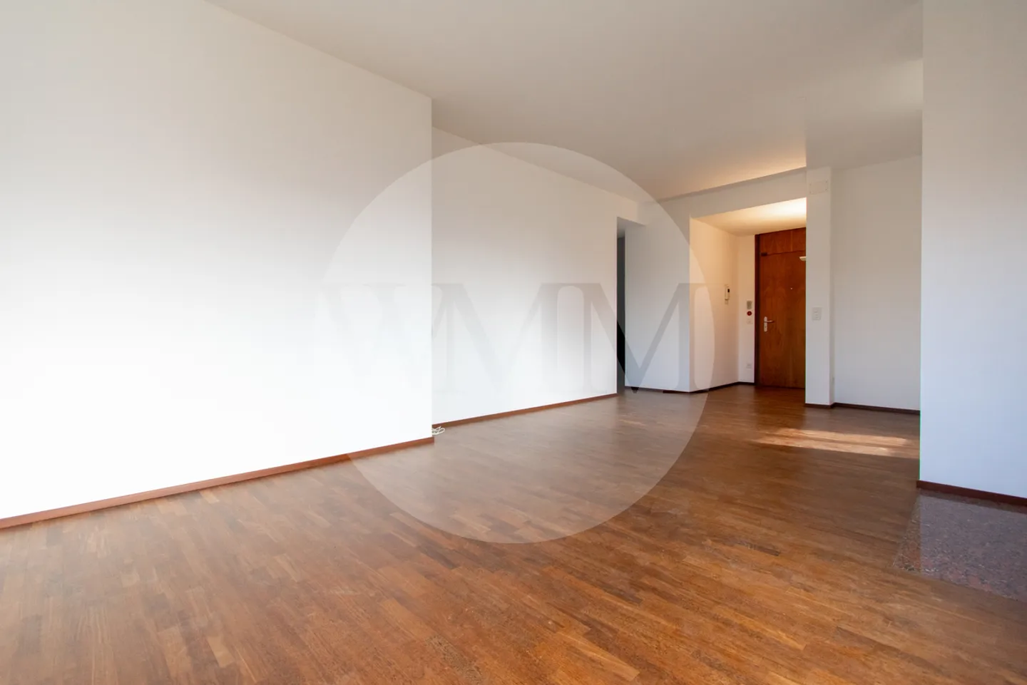 Elegant Apartment with Terrace - Photo 7 of 15