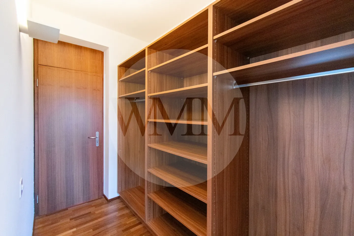 Elegant Apartment with Terrace - Photo 12 of 15