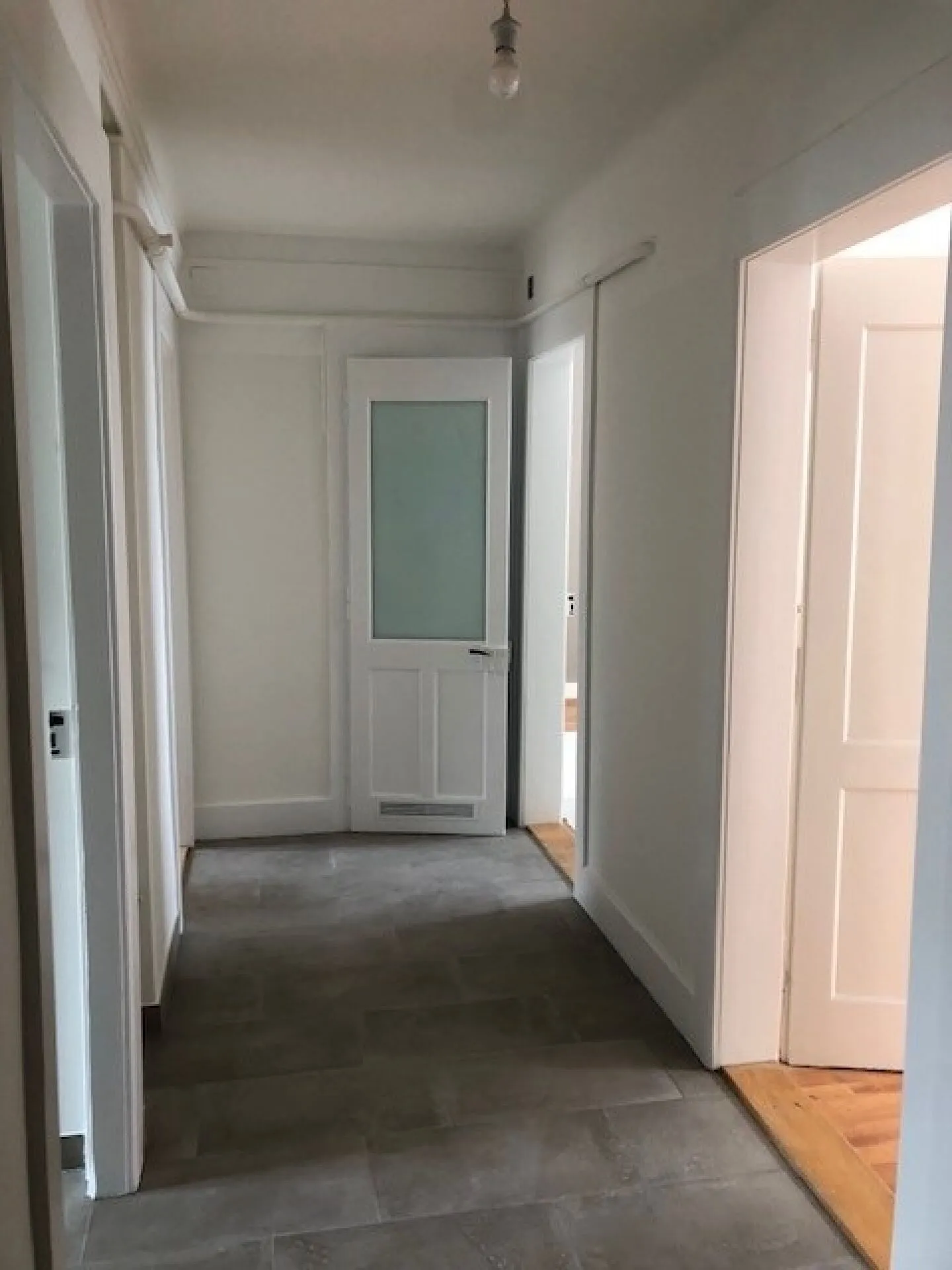 Envers 49 - 2nd West 3-room renovated - Photo 5 of 6