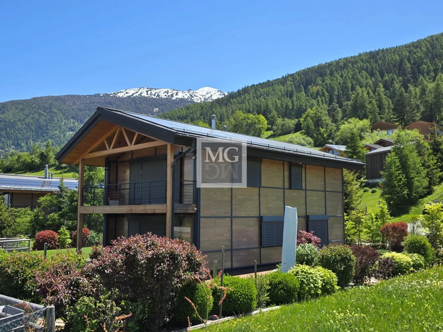 Chalet - Photo 3 of 9