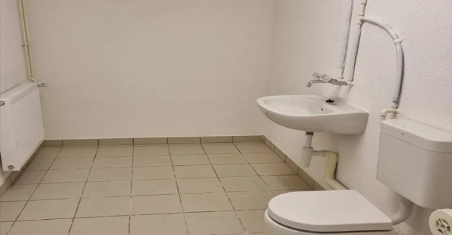 Edificio ad uso misto in affitto - Foto 6 di 6