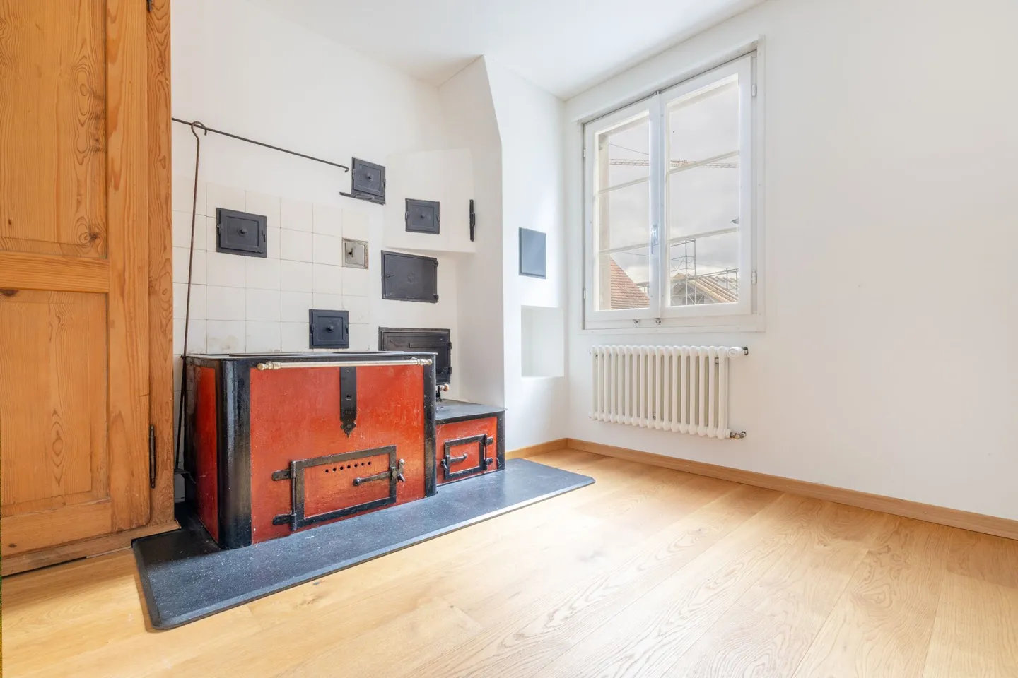 Freistehendes 11-Zimmer-Riegelhaus mit Einliegerwohnung, Indoorpool und Doppelgarage - Foto 21 von 25