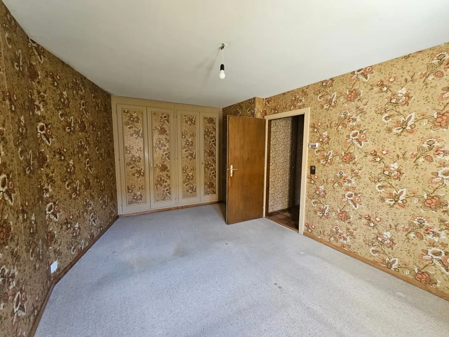 Dorfhaus mit großem Garten - Foto 6 von 10