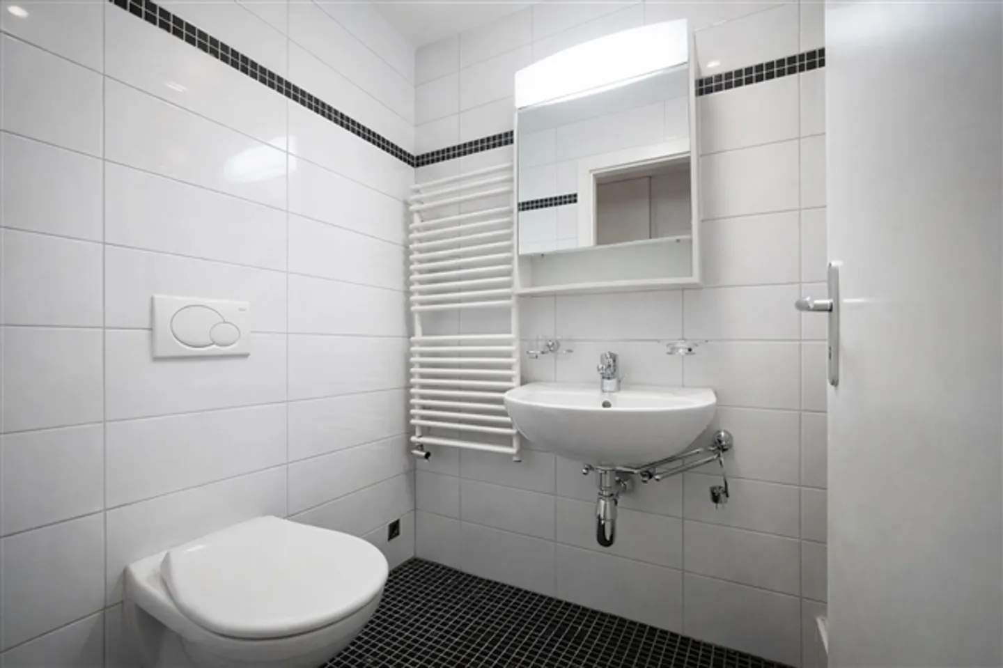 «Appartamento in affitto, Rue du Lac (Distretto Riviera-Pays-d'Enhaut, Svizzera)» - Foto 7 di 11