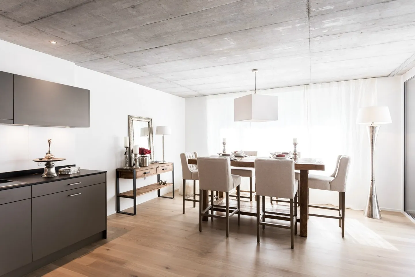 Appartement spacieux en emplacement central - Photo 2 sur 8