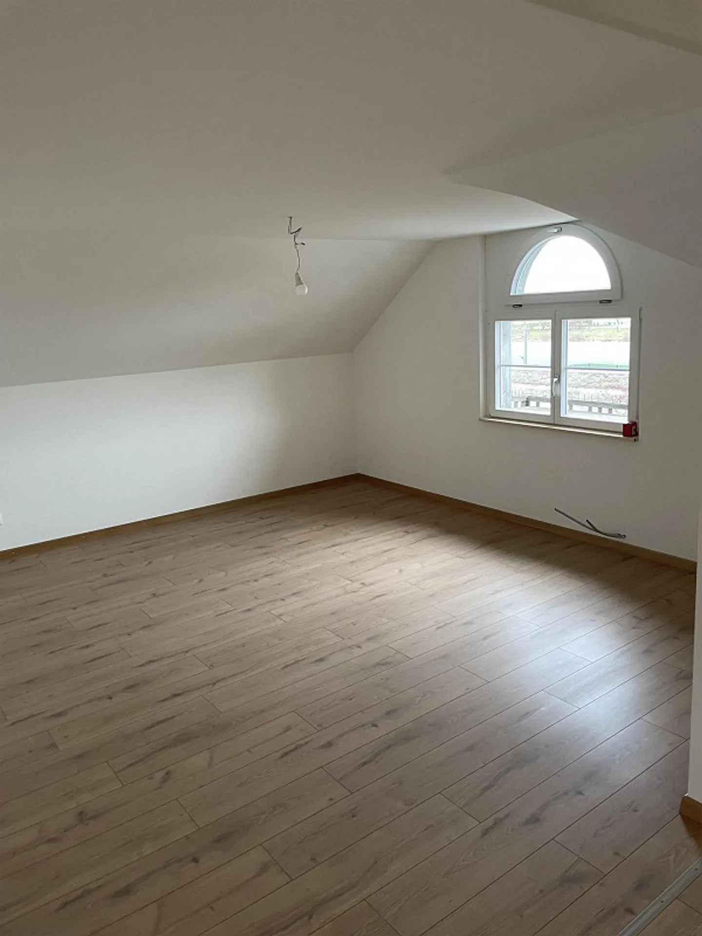 2.5-room apartment in the attic for rent in a central location - Photo 8 of 8