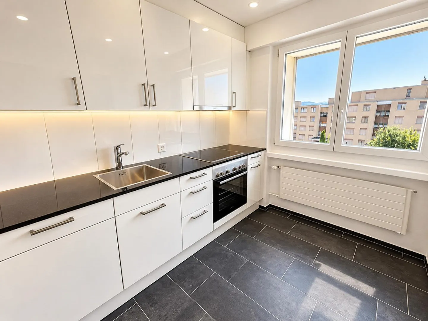 Appartamento ristrutturato con vista soleggiata - Foto 1 di 11