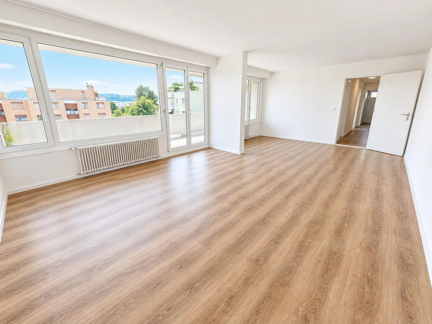 Appartamento ristrutturato con vista soleggiata - Foto 4 di 11