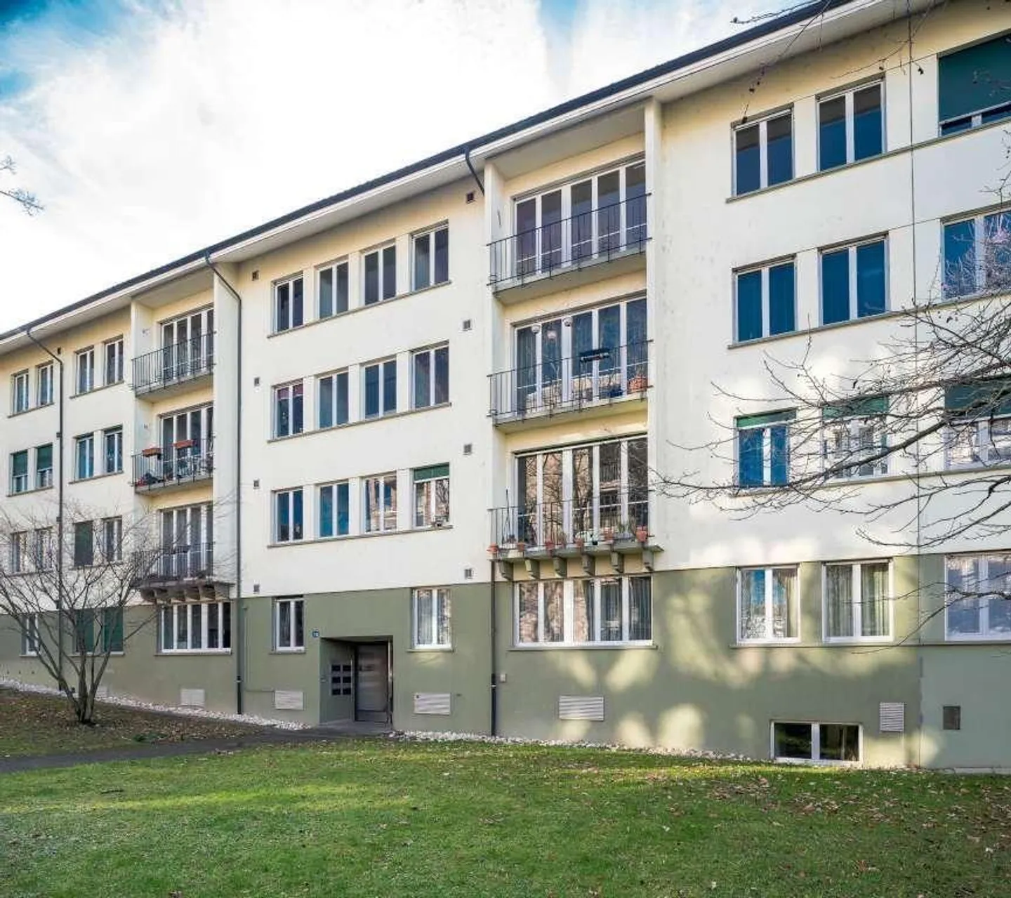 Appartamento ristrutturato nel quartiere Gellert vicino alla stazione ferroviaria SBB - Foto 1 di 5