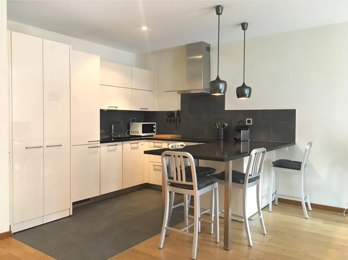 1-room apartment - Photo 2 of 9
