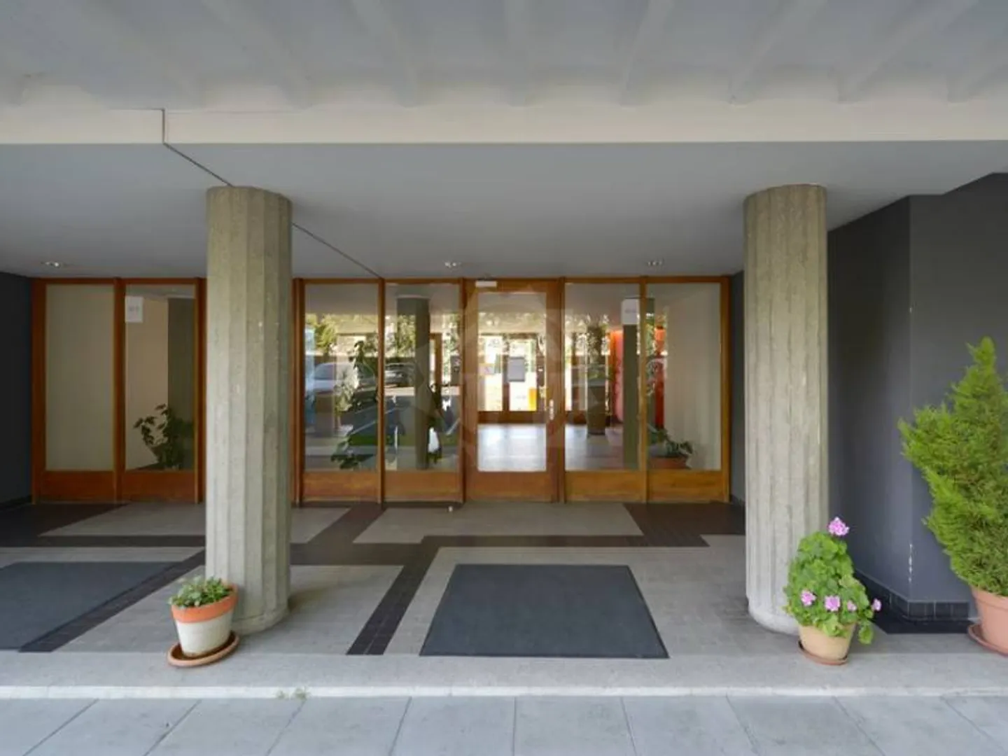 Parkplatz - Genf - Foto 4 von 4