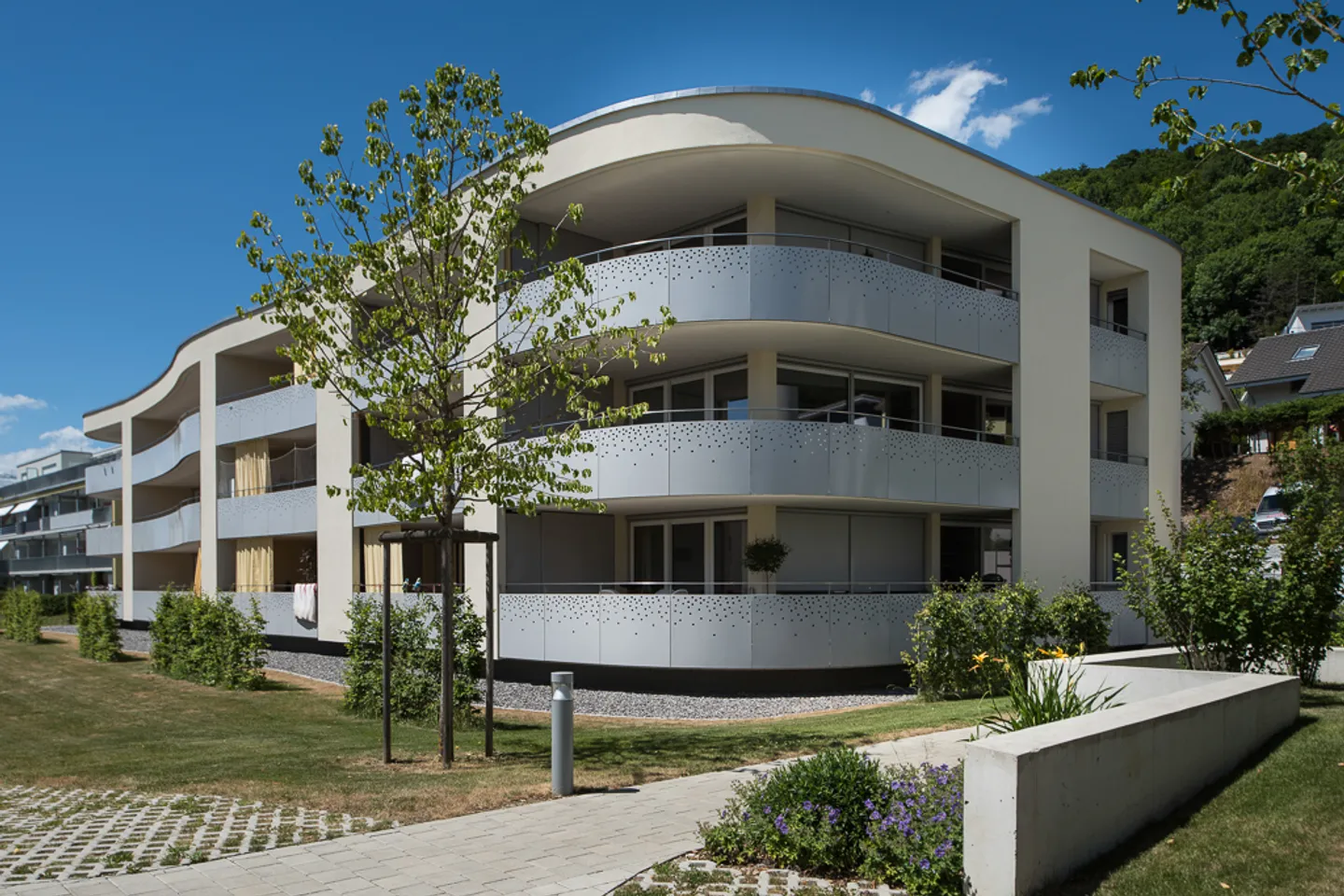 Can you resist this apartment? - Photo 1 of 6