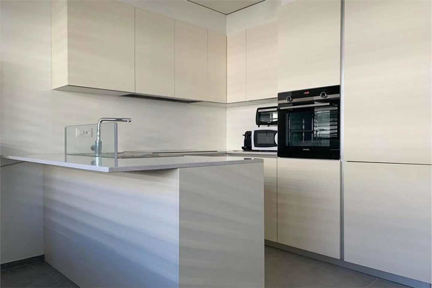 Beautiful furnished 2.5-room apartment Chiasso - Photo 1 of 8
