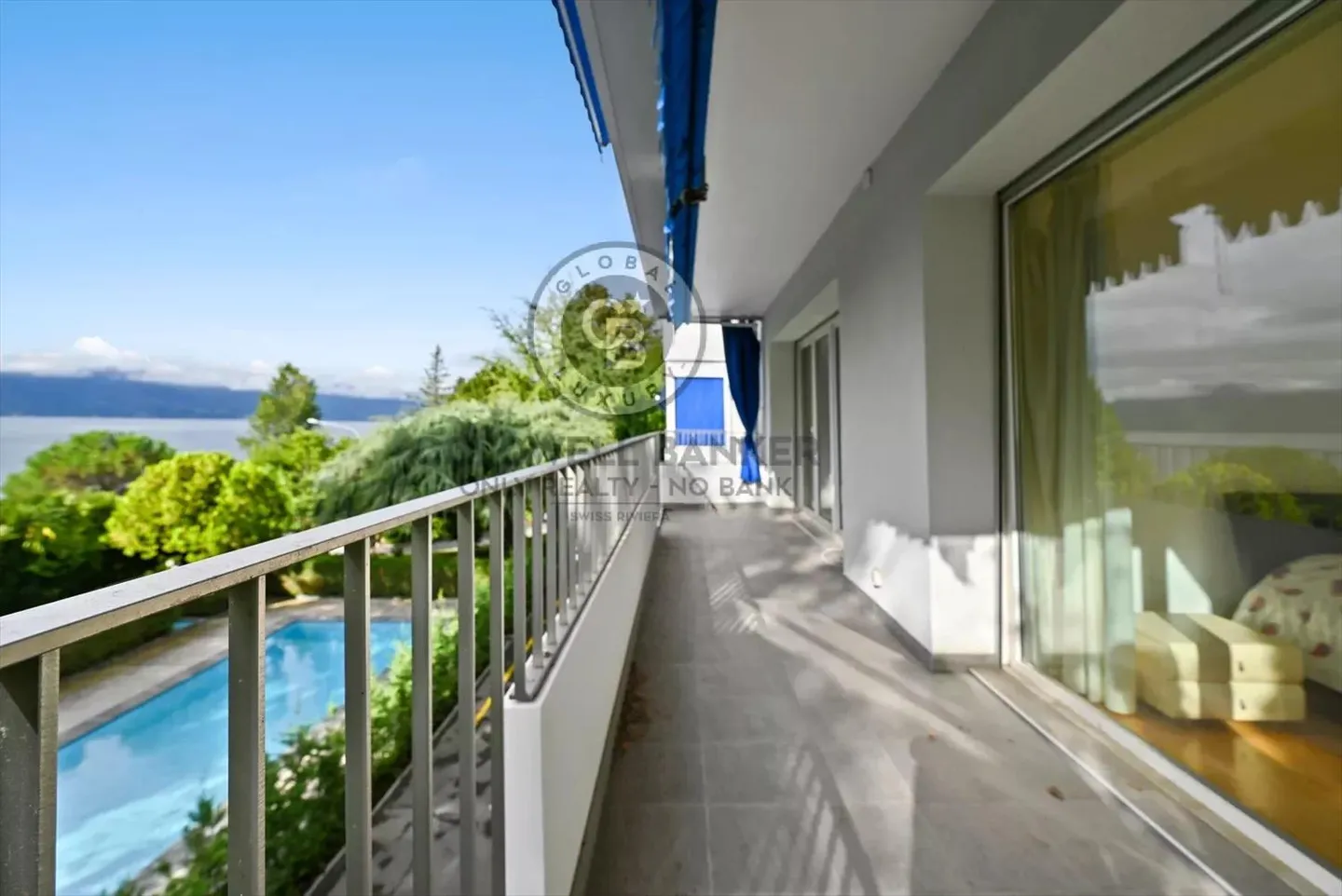 MONTREUX - APPARTEMENT SPACIEUX DE 3.5 PIÈCES AU CENTRE-VILLE - Photo 2 sur 10