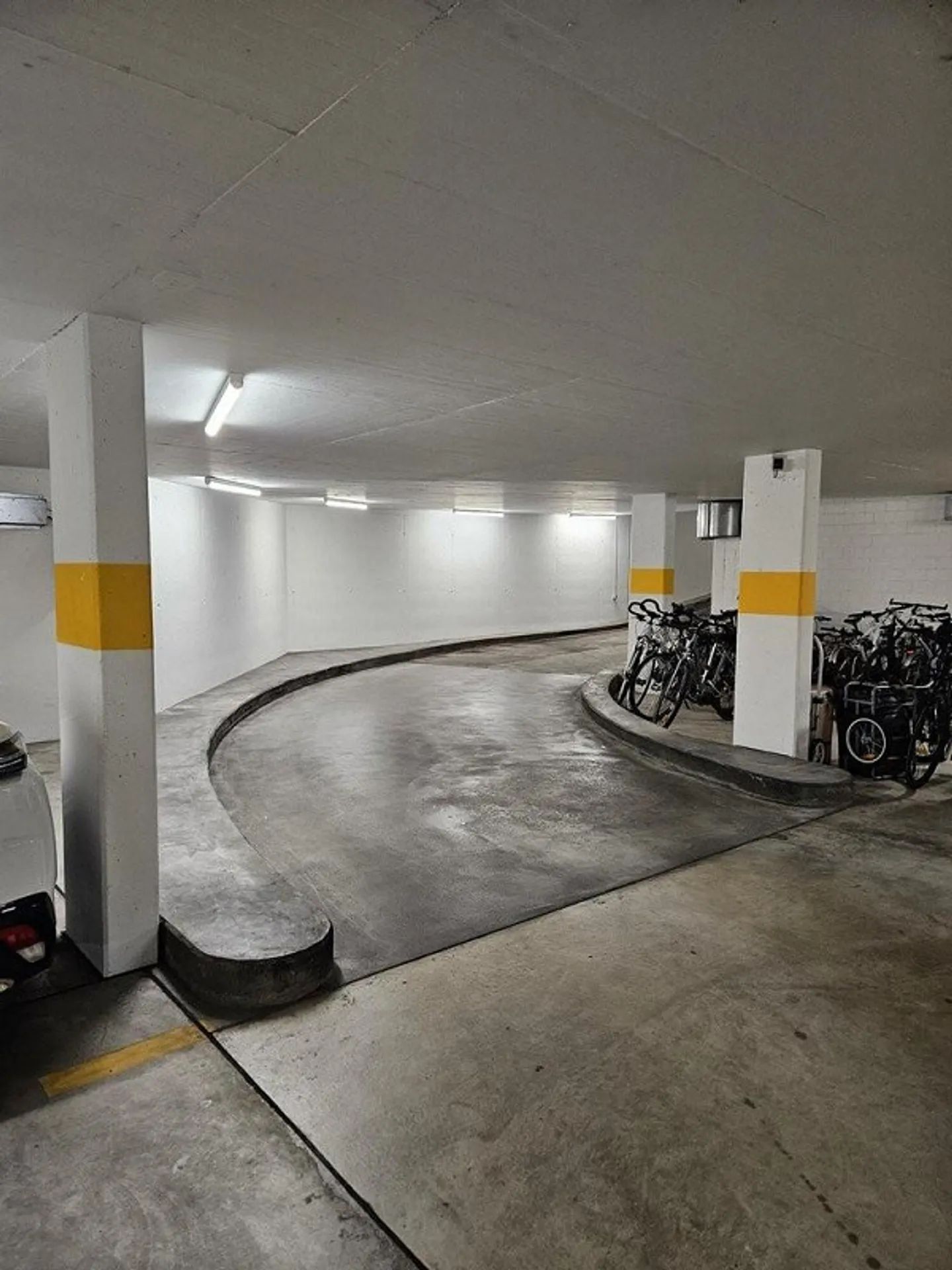 Qui la tua auto è parcheggiata in sicurezza - Foto 4 di 4