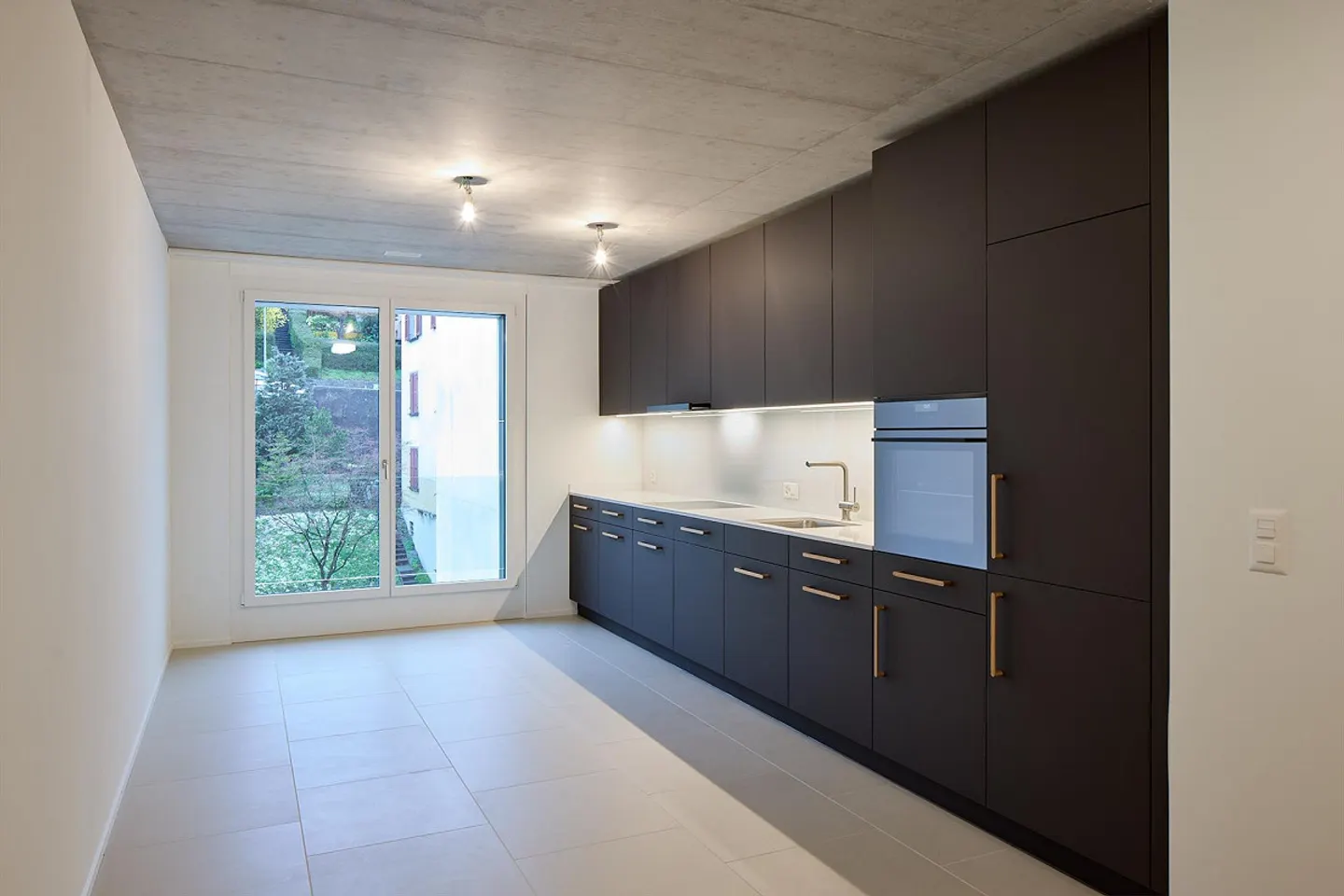 Appartamenti di 4,5 stanze in affitto - Foto 1 di 9