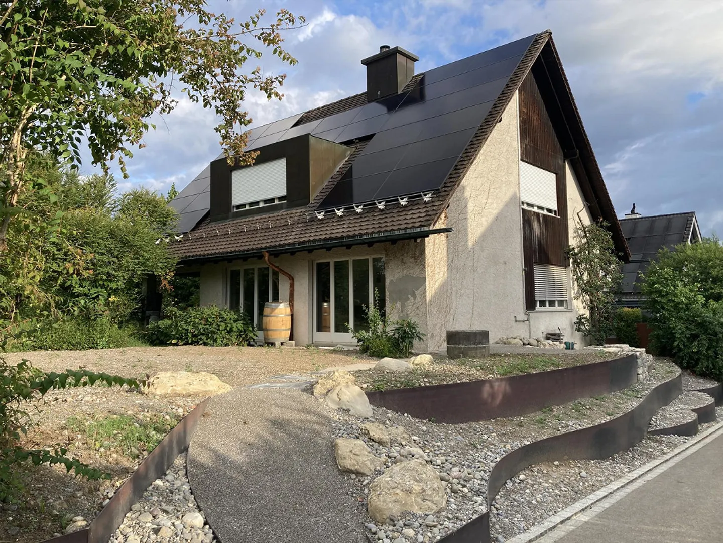 Casa unifamiliare indipendente di 6 stanze con giardino naturale - Foto 1 di 13