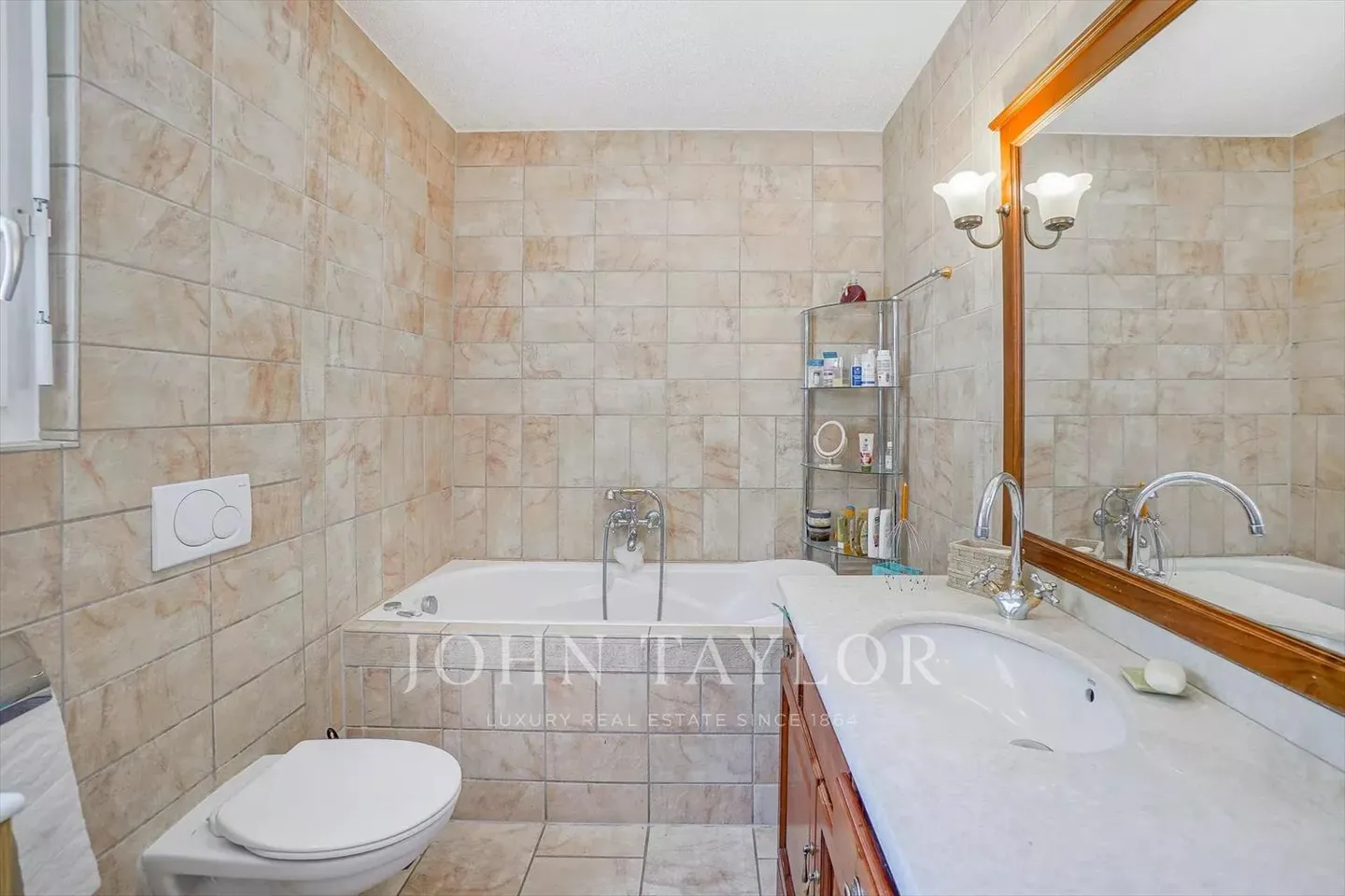 Villa con piscina e vista panoramica - Foto 11 di 13