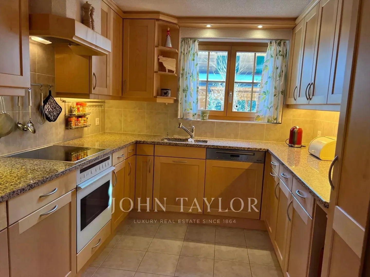 Apartment - Photo 4 of 13