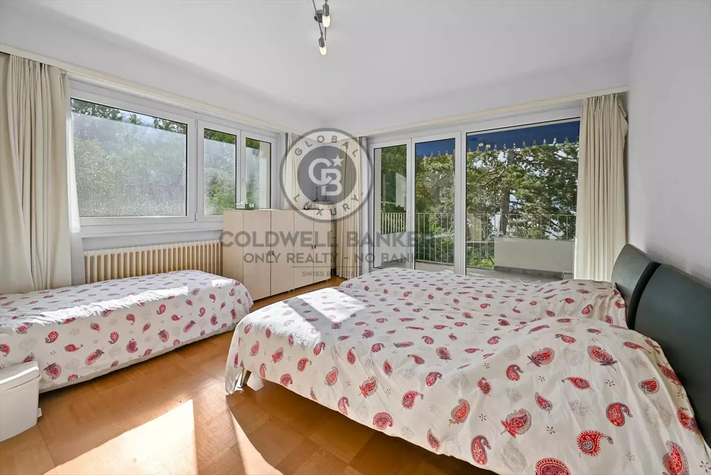 MONTREUX - APPARTEMENT SPACIEUX DE 3.5 PIÈCES AU CENTRE-VILLE - Photo 6 sur 10