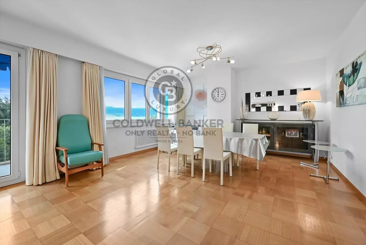 MONTREUX - APPARTEMENT SPACIEUX DE 3.5 PIÈCES AU CENTRE-VILLE - Photo 5 sur 10