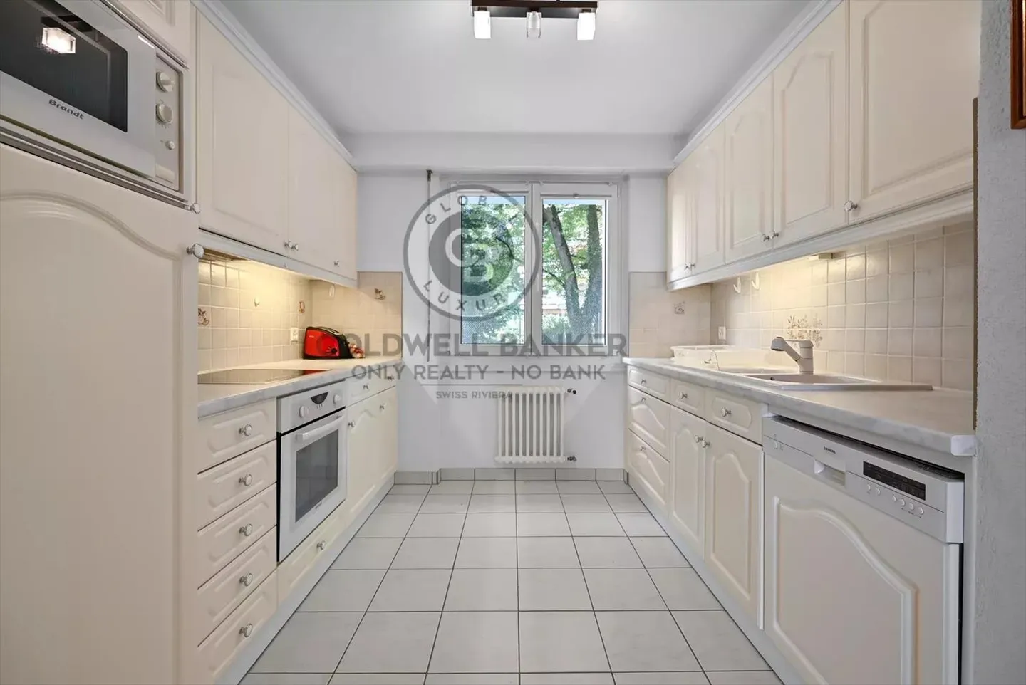 MONTREUX - APPARTEMENT SPACIEUX DE 3.5 PIÈCES AU CENTRE-VILLE - Photo 8 sur 10