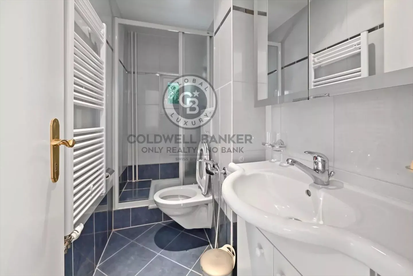 MONTREUX - APPARTEMENT SPACIEUX DE 3.5 PIÈCES AU CENTRE-VILLE - Photo 9 sur 10