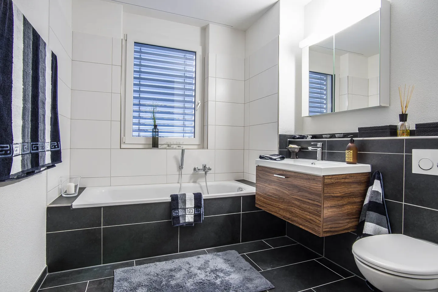 Can you resist this apartment? - Photo 4 of 6