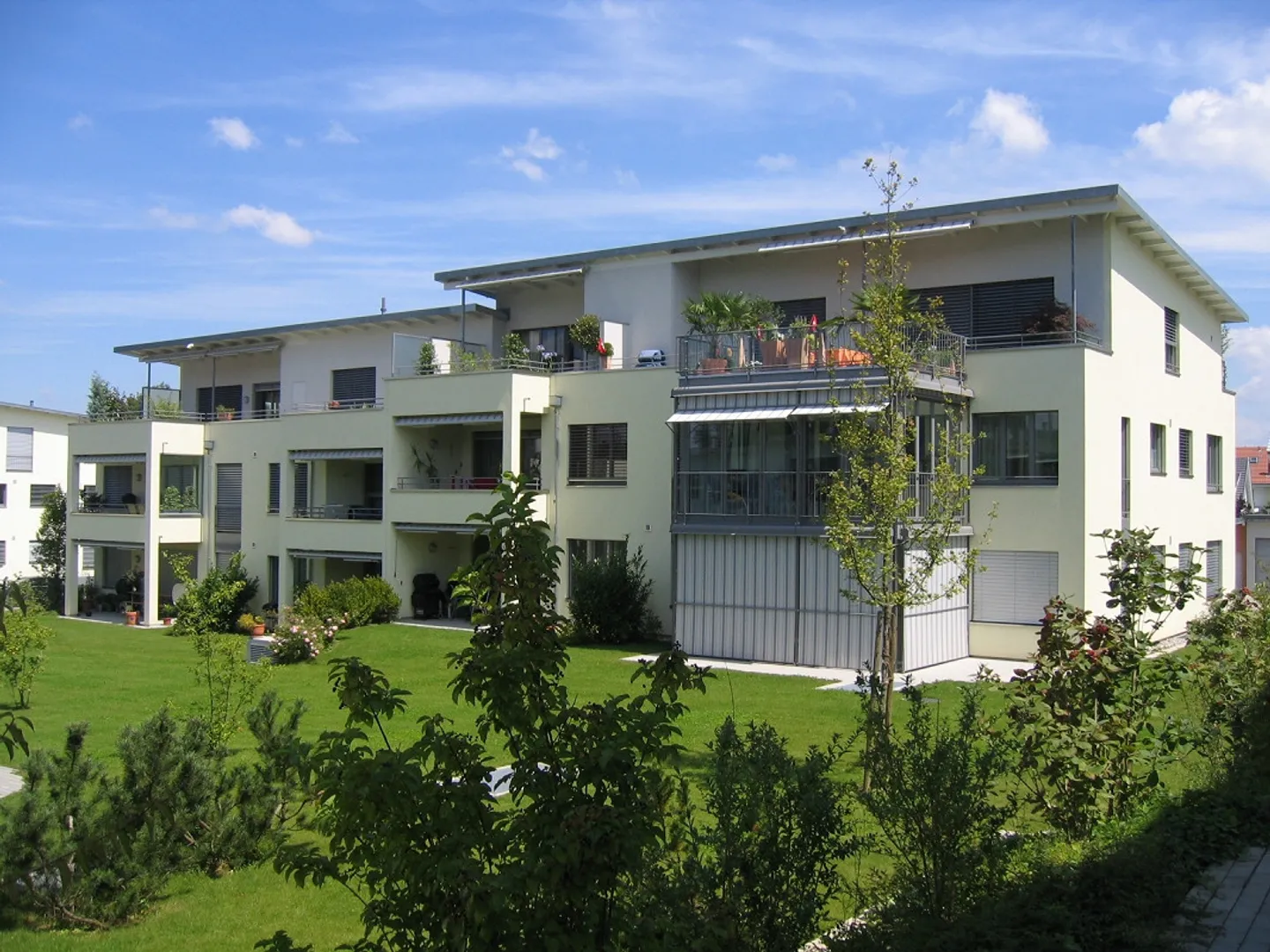 Espaces de studio/bureau de 2 pièces, sous-sol - Photo 1 sur 5