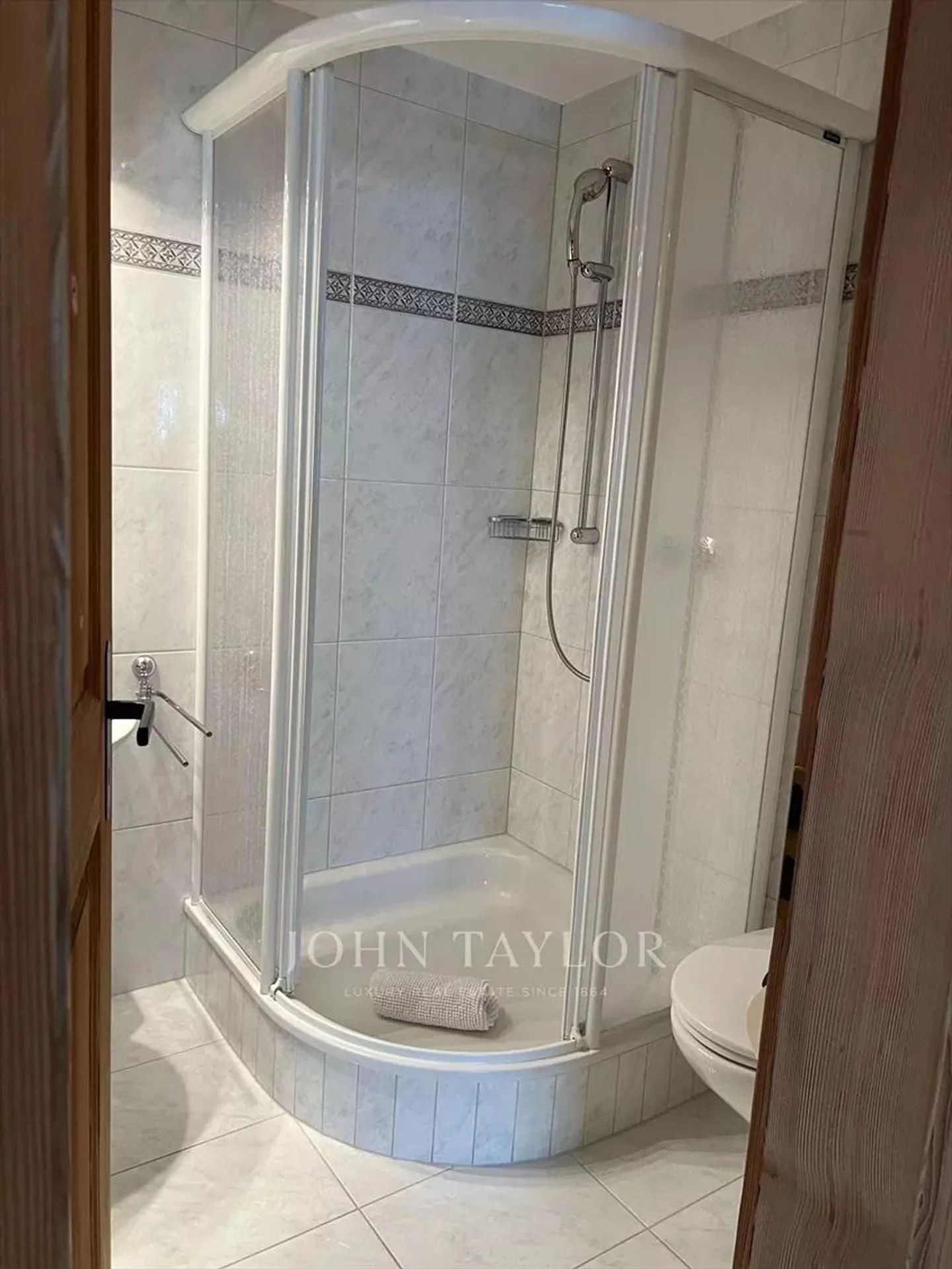 Apartment - Photo 10 of 13