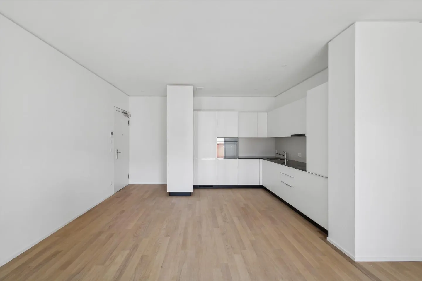 Appartement moderne de 4,5 pièces dans le centre-ville - Photo 3 sur 8