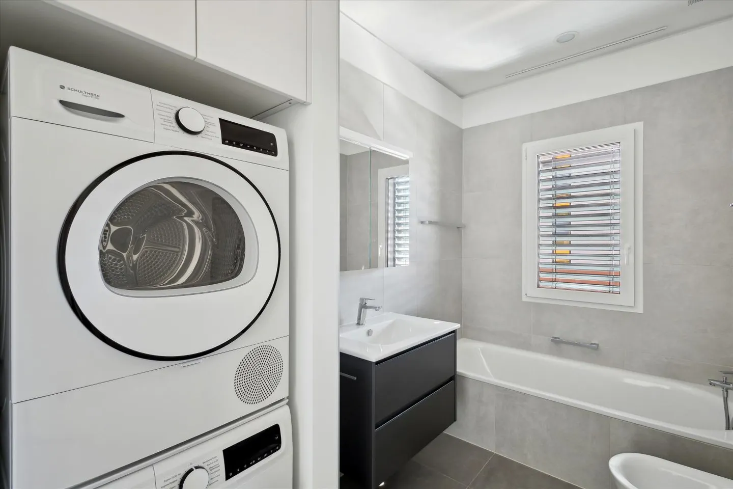 Appartement moderne de 4,5 pièces dans le centre-ville - Photo 5 sur 8