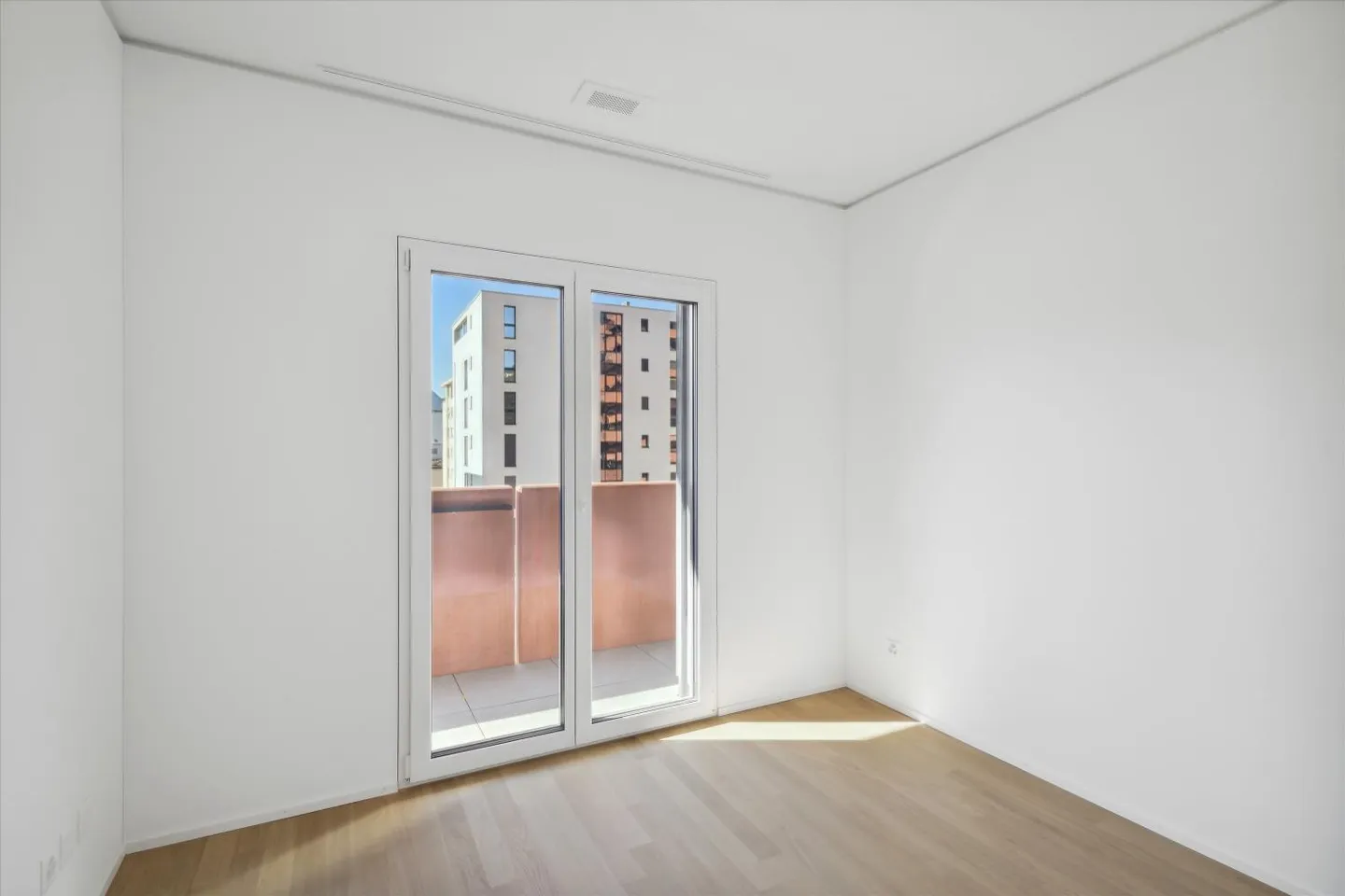 Appartement moderne de 4,5 pièces dans le centre-ville - Photo 7 sur 8