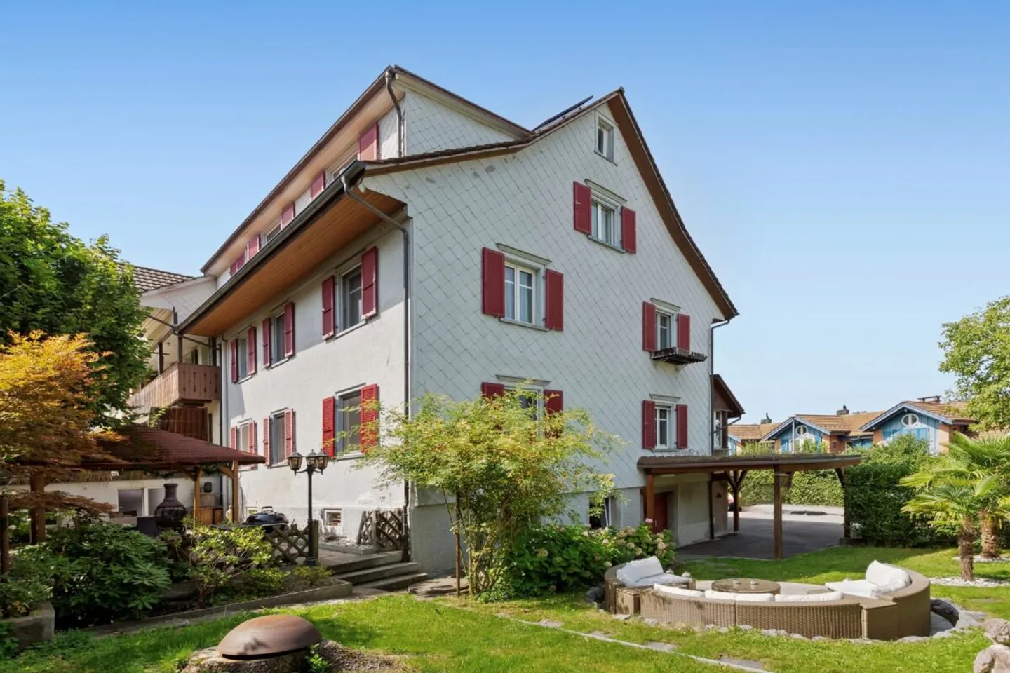 Casa unifamiliare con due appartamenti, ristrutturata nel 2020, con giardino idilliaco - vicino al centro del villaggio e alla scuola! - Foto 2 di 16
