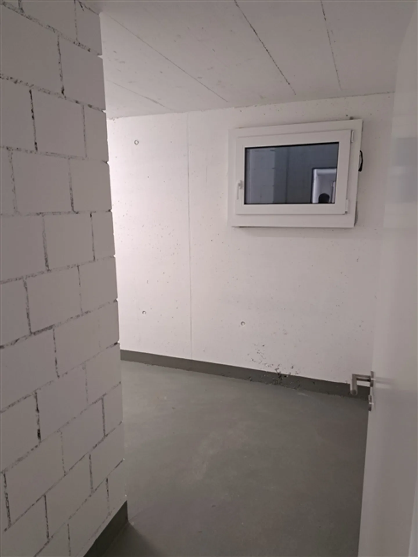 15 m² Stanza hobby/magazzino in nuovo edificio, comodamente in affitto a Seengen - Foto 4 di 5