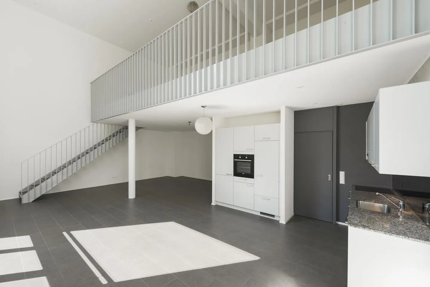 Winterthur : Appartement en loft avec galerie et jardin dans le quartier Haldengut - Photo 4 sur 6