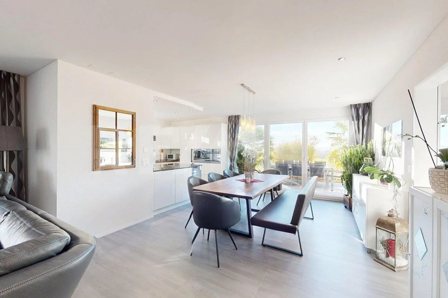 Appartement de jardin 4.5 pièces inhabituel avec vue panoramique et intimité - Photo 4 sur 13