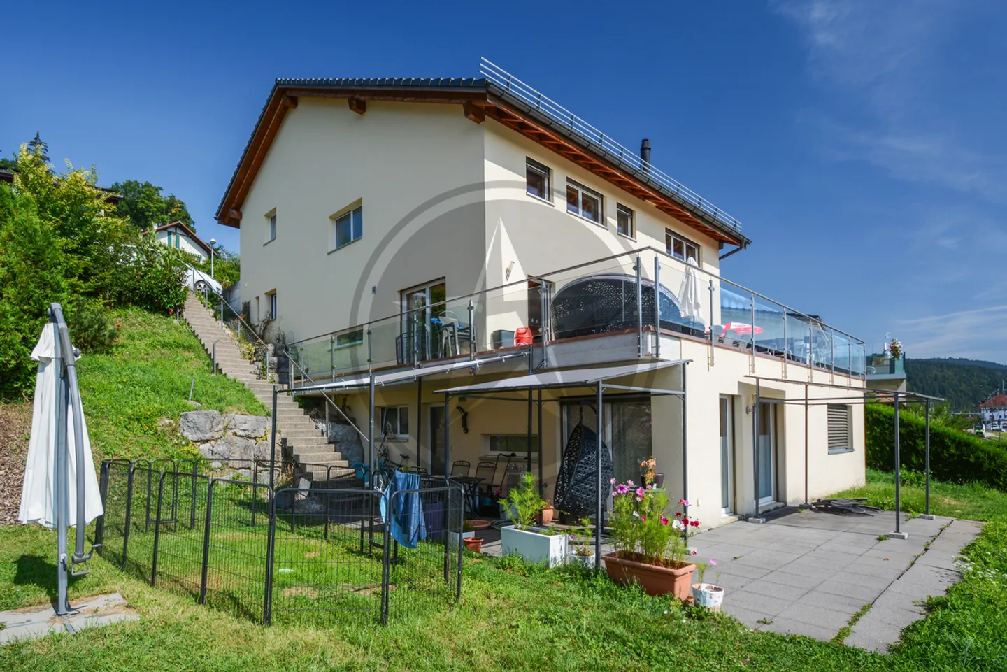 Spacious Single Property with 2 Apartments - Photo 14 of 15